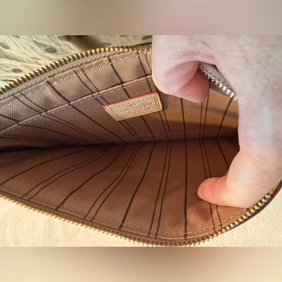 Louis Vuitton Neverfull Monogram Brown Wristlet Like New - Picture 11 of 14